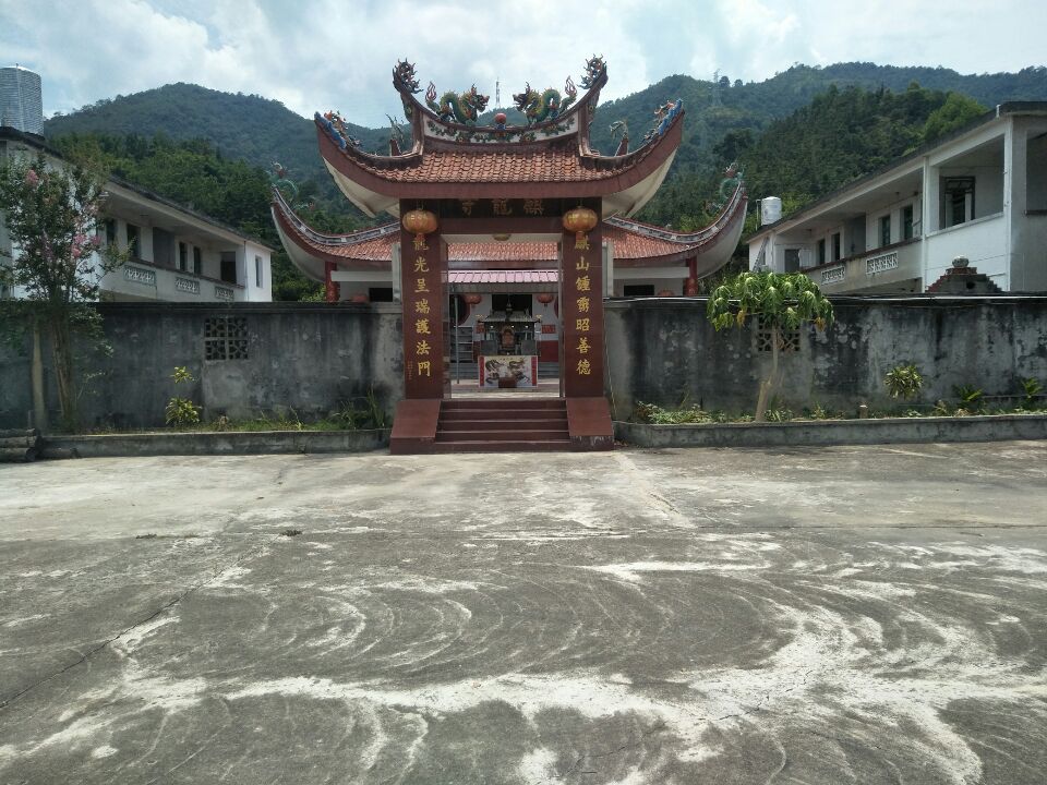 麒龙寺