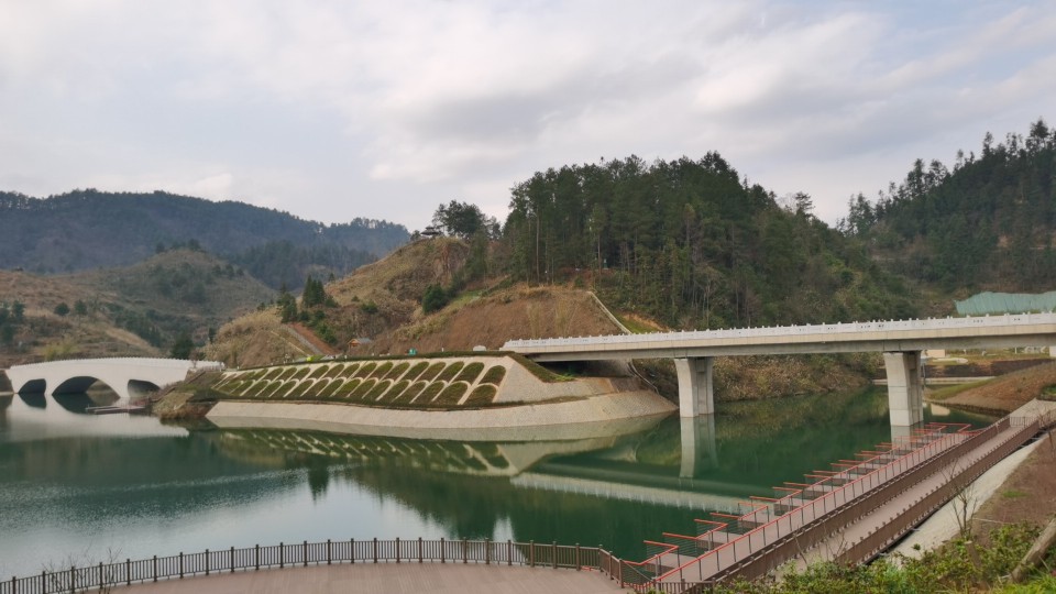 贵州绿博园人工湖的第1张图片的图片资料