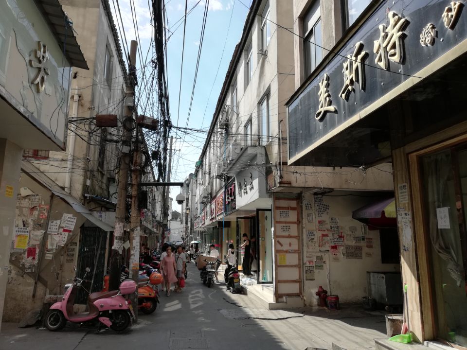 2022蘇州童裝一條街在中翔商貿城八區的中翔服裝批發市場根據查新相關