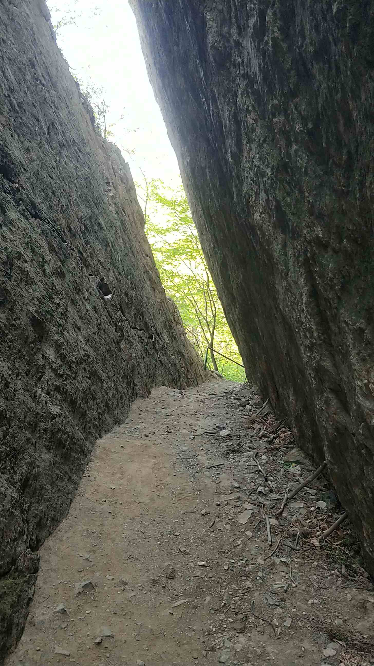 鞍山岫巖藥山風景區